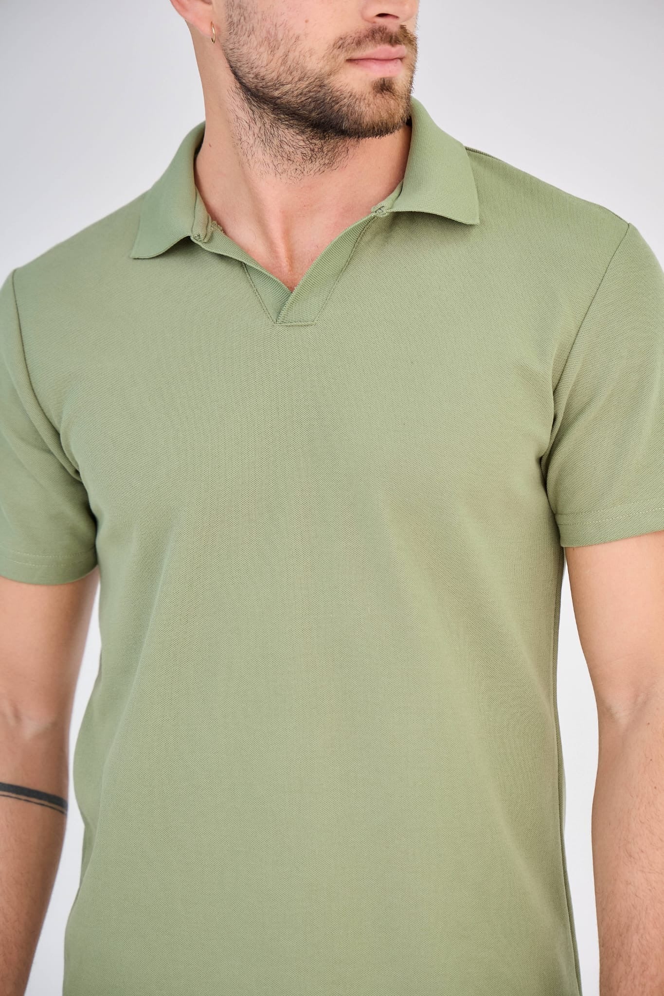 V T-shirt (licht groen)