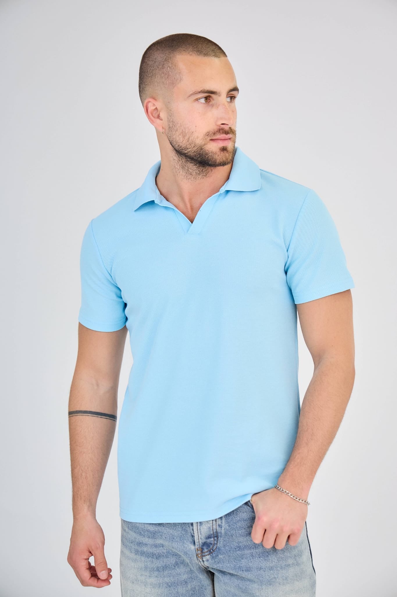 V T-shirt (lichtblauw )