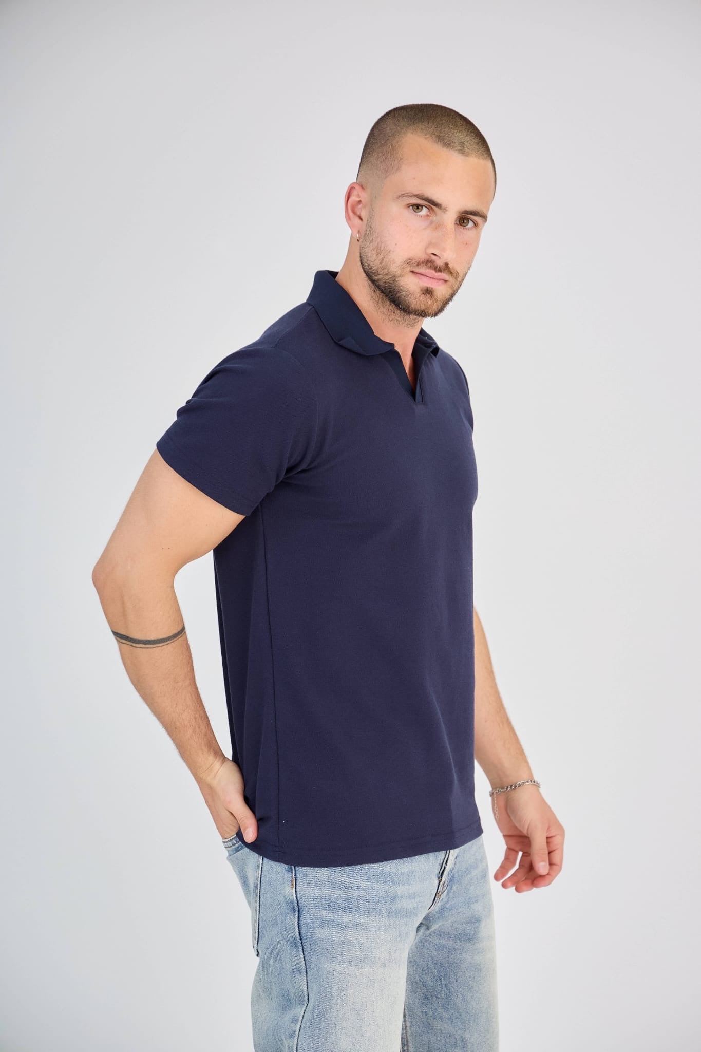 V T-shirt (donkerblauw)