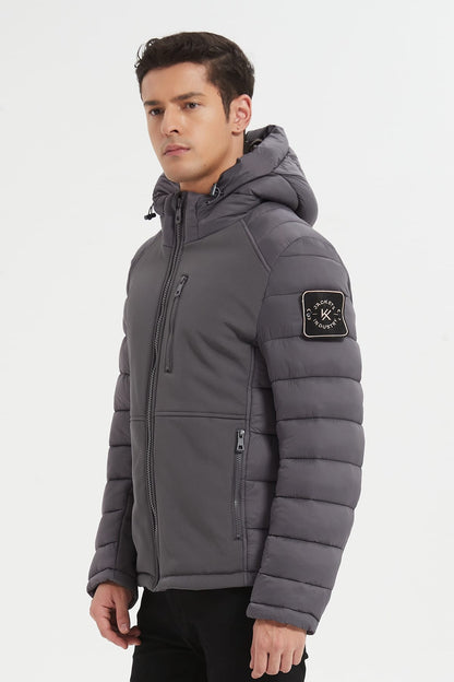 Heren Pufferjas met Capuchon en Badge Detail