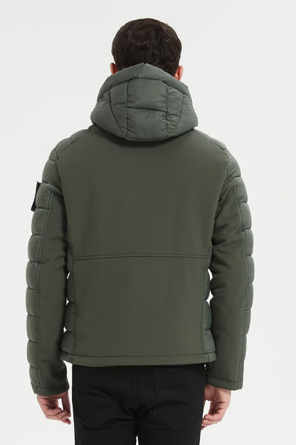 Heren Pufferjas met Capuchon en Badge Detail