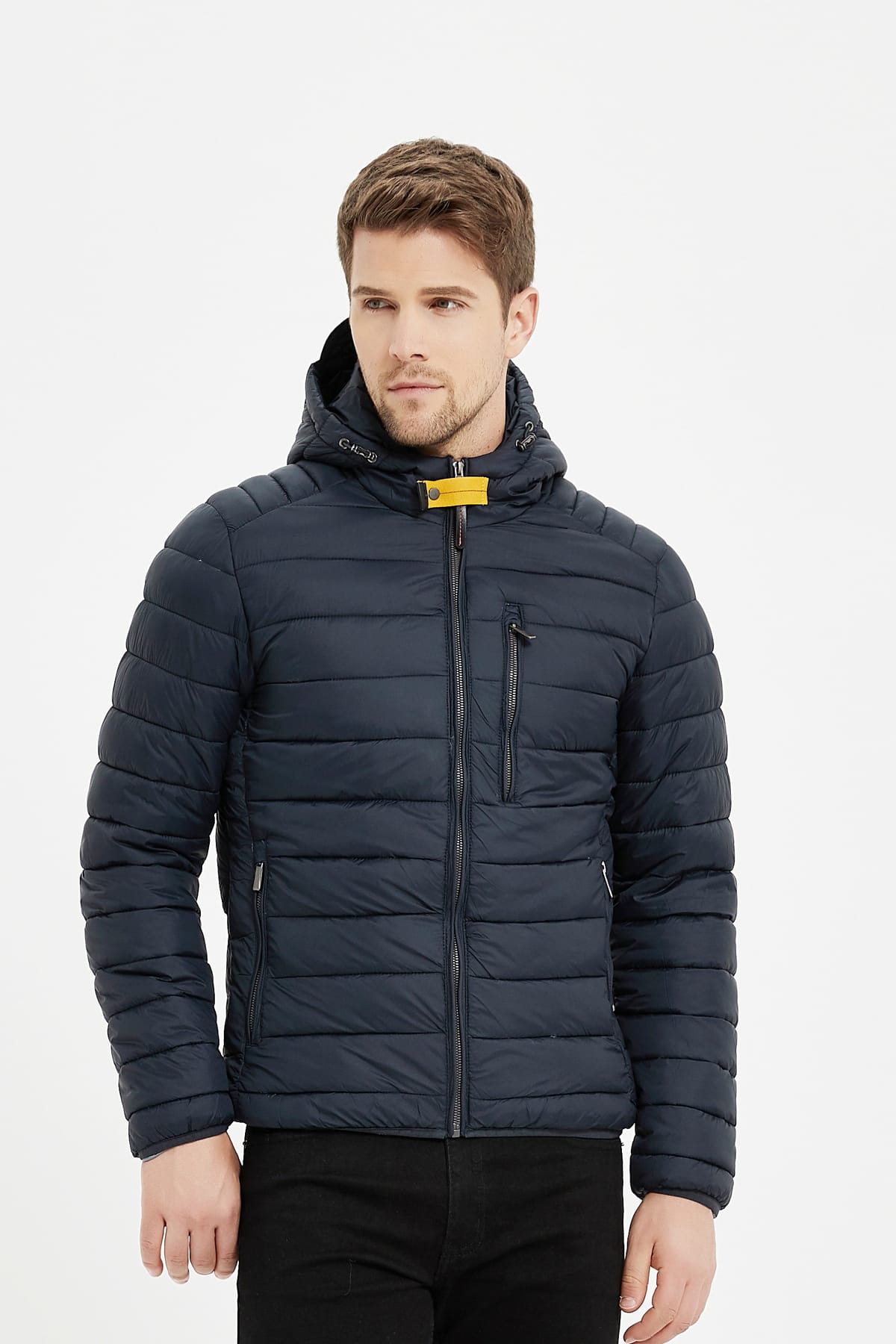 Heren Pufferjas met Capuchon en Gespsluiting